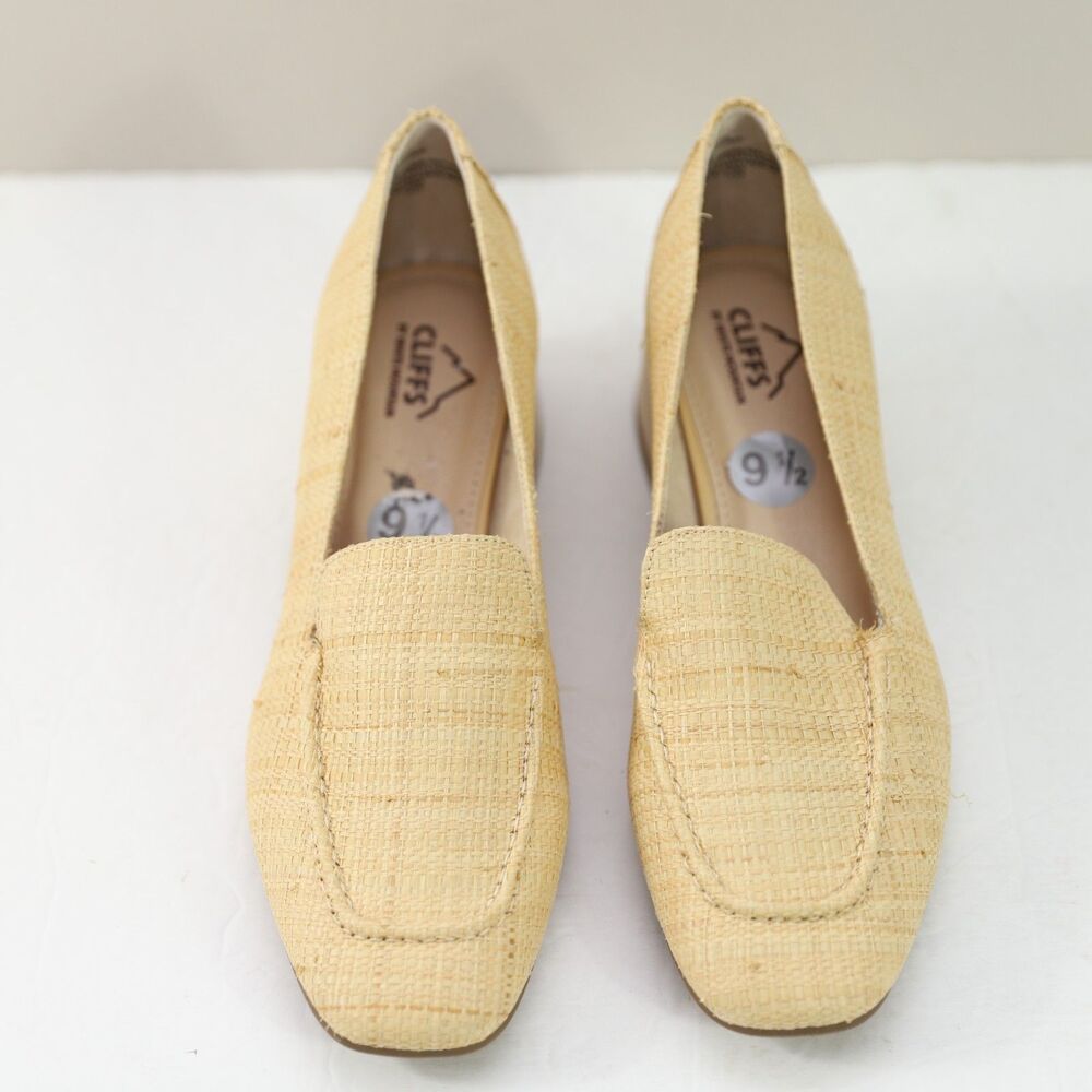 NWOT Cliffs by White Mountain Quinta Heeled Loafers 9.5